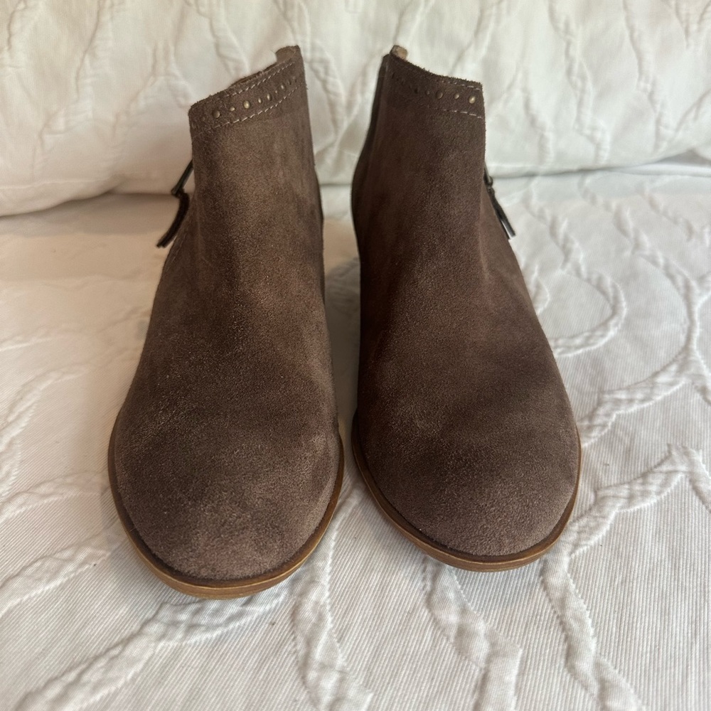Lucky Brand Booties EUC Size 8.5 - Picture 5 of 9